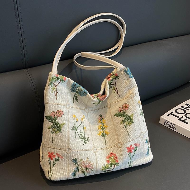 Embroidery Workshop - Modaya Uygun İşlemeli Bez Çanta, Şık